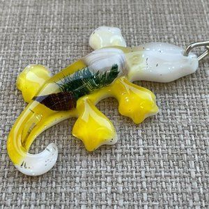 Key Chain LIZARD Shape White/Yellow Tone Keys Holder Shell Crystal Key Ring